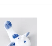 Load image into Gallery viewer, Fugu (Blowfish) Chopstick Rest, Blue
